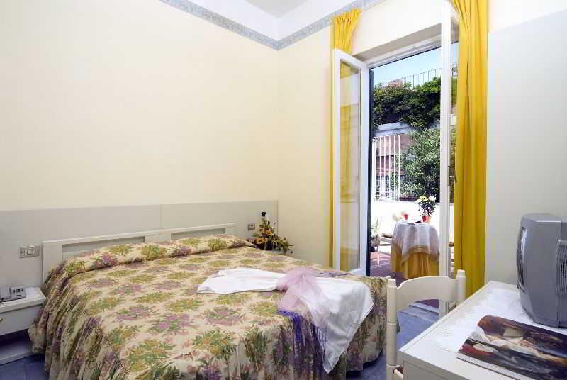 Villa Diana - Beach & Rooms Ischia Luaran gambar