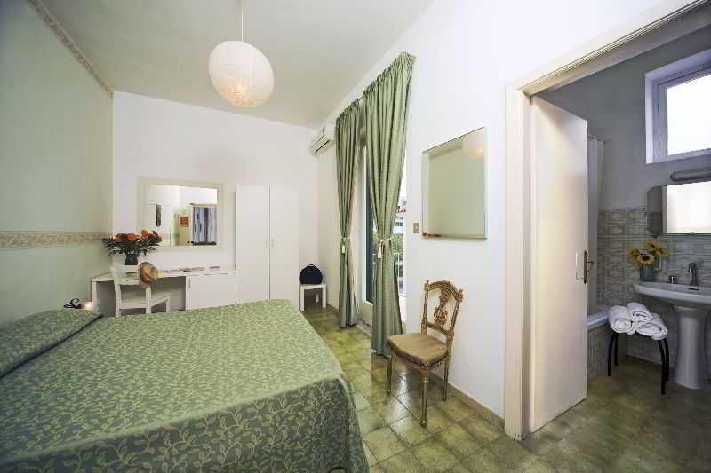 Villa Diana - Beach & Rooms Ischia Luaran gambar