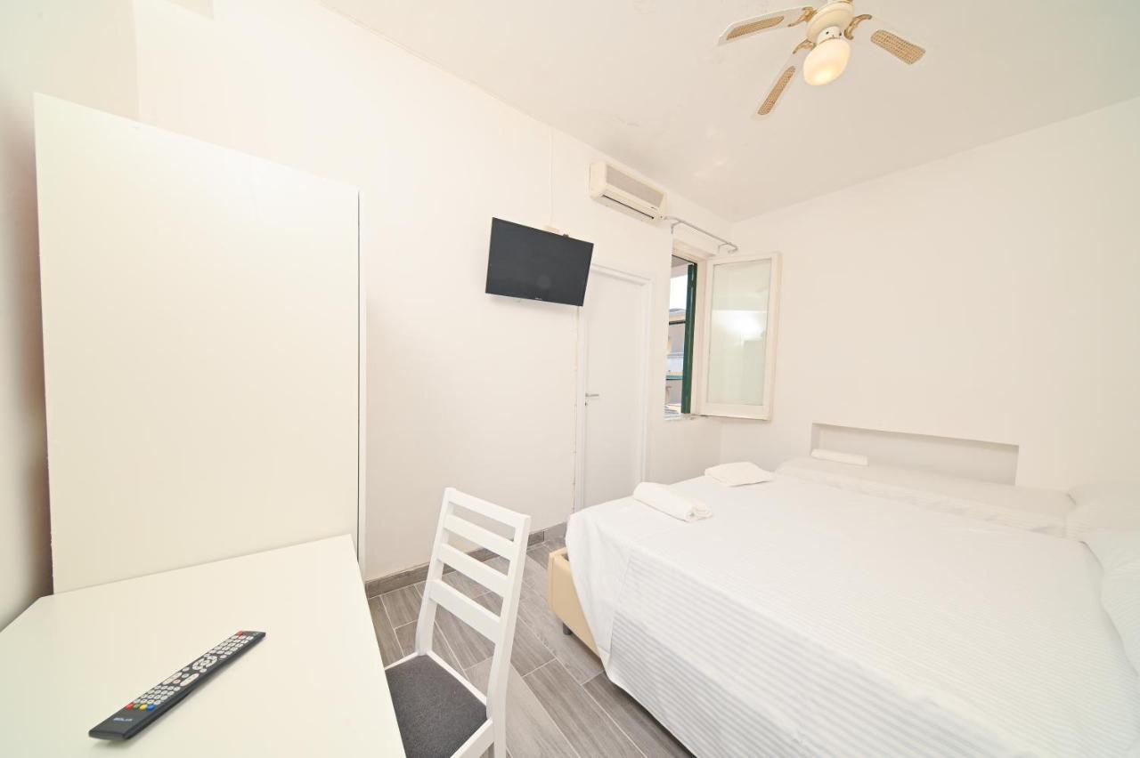 Villa Diana - Beach & Rooms Ischia Luaran gambar